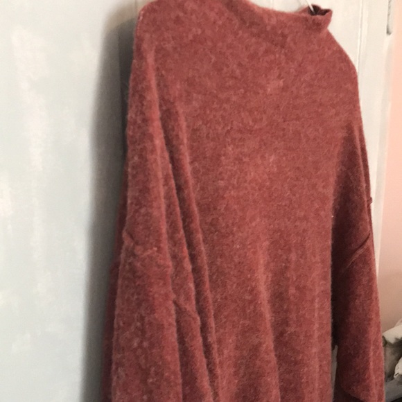 Free People Sweater in Size Large Colour is: burgundy . It has dropped sleeves - Picture 3 of 7